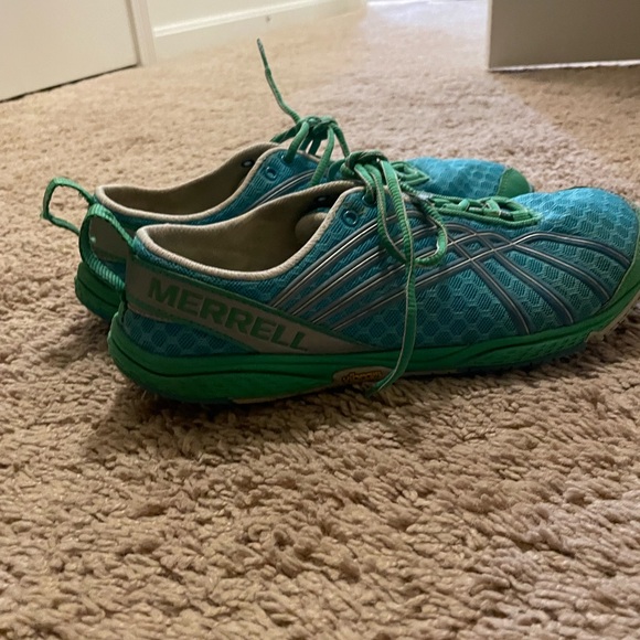 Merrill sneakers to be worn with or without socks size 8 - Picture 3 of 7